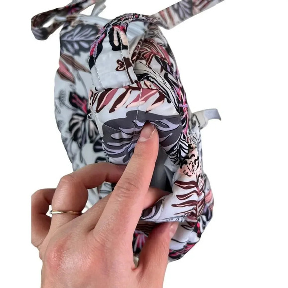 Vera Bradley Sun Washed Tropical Ultralight Quilted Crossbody Zip Pockets Adjust - Picture 10 of 16